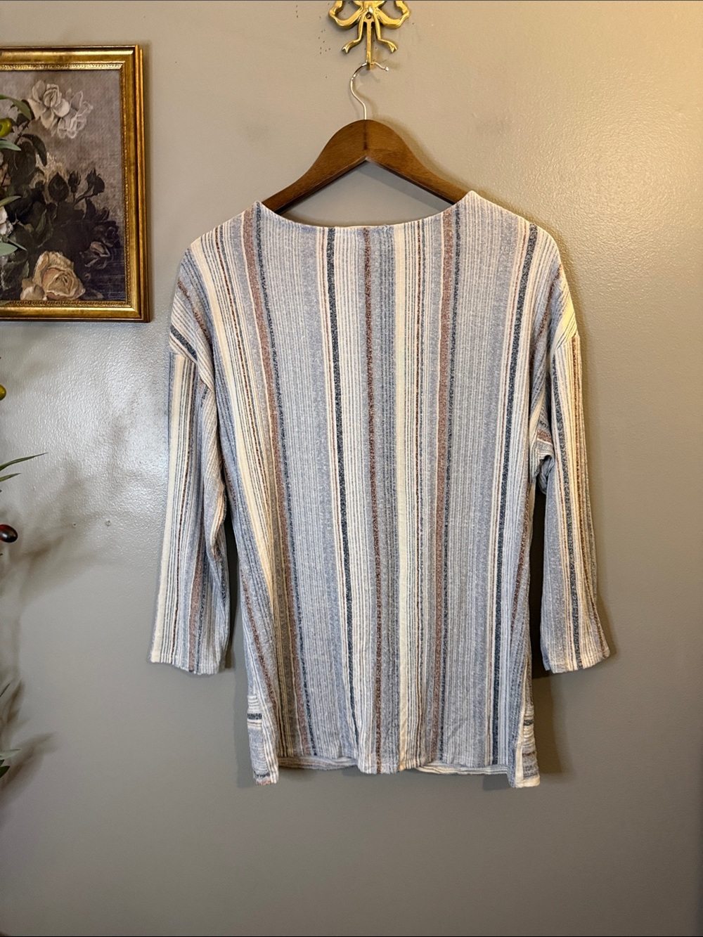 Above and Beyond XL Striped Twist Front Button Shoulder Knit Top - Picture 6 of 6